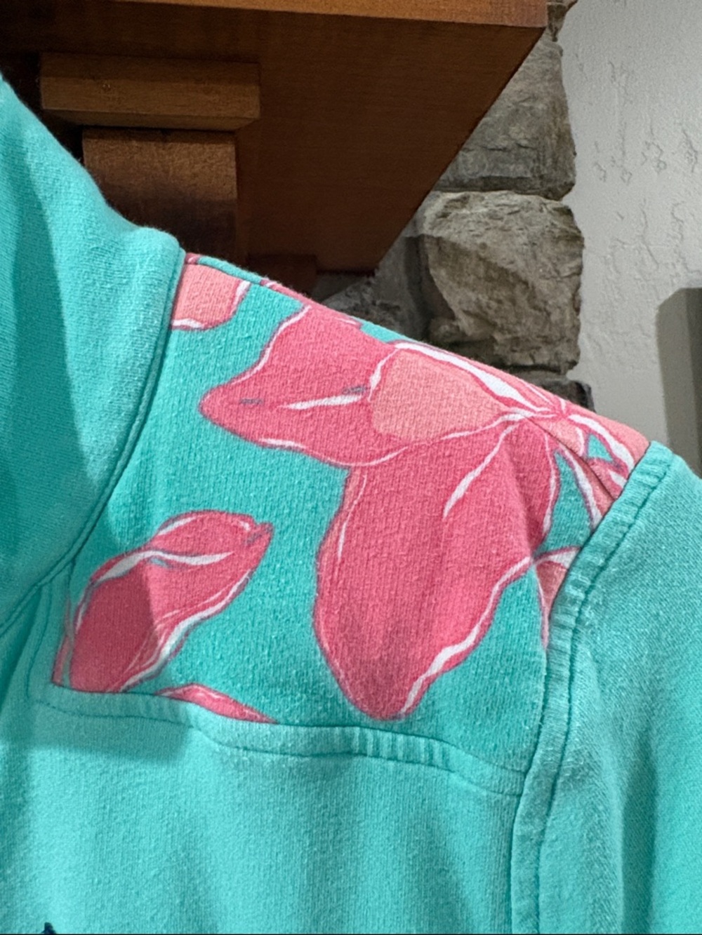 Vineyard Vines Sz L Aqua Quarter-Zip Pullover with Pink Floral Shoulder Panels - Picture 5 of 8